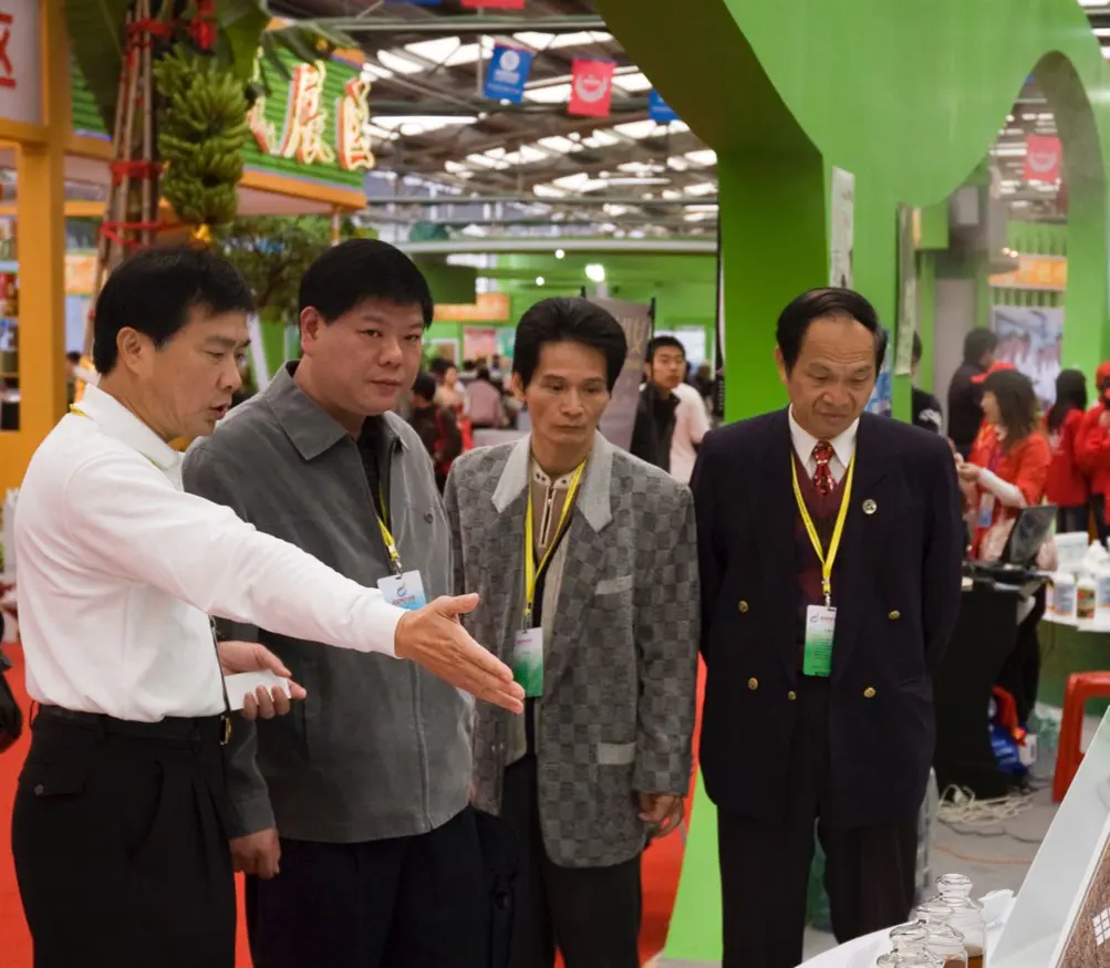2015 - 啟動永續發展計畫，響應聯合國 SDGs。